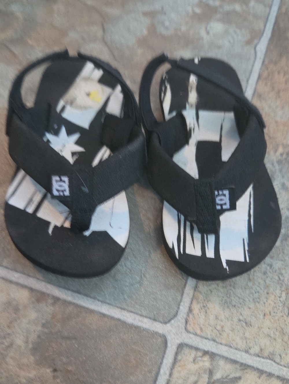 DC Kids Black Graphic Footbed Flip Flop Sandals